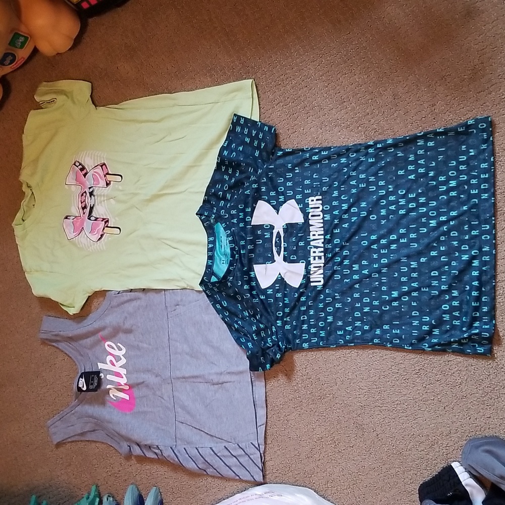 UNDER  ARMOUR  & NIKE EUC & GUC GIRLS  3 LOT SHIRTS SIZE  M